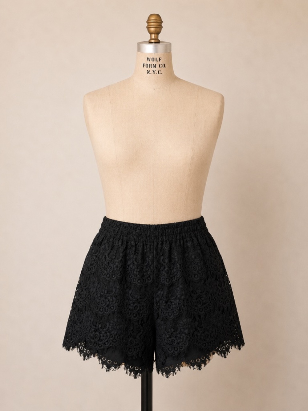 Broadway & Broome Black Floral Lace Shorts | Size Medium